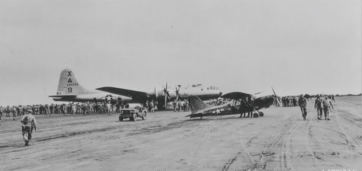 硫黄島に初着陸したB-29 1945年3月2日